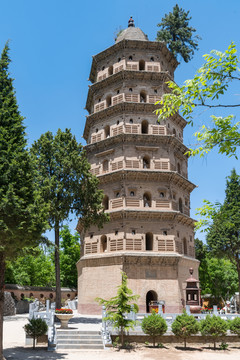 崆峒山中臺寶塔