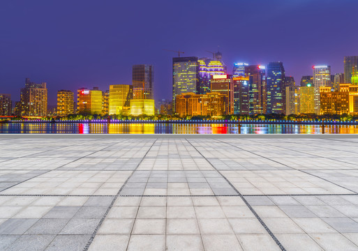 城市廣場(chǎng)夜景摩天大樓