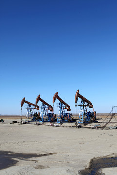 磕頭機(jī) 采油機(jī) 油田 采油