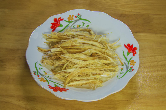 一盤明太魚干絲