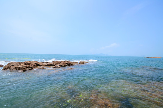 海邊的礁石