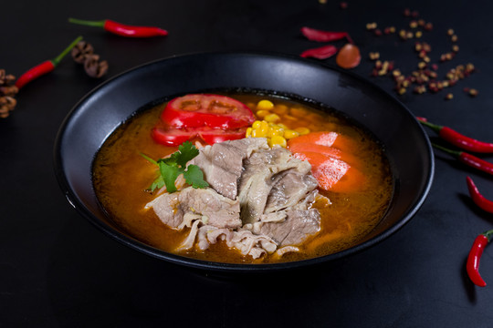 酸湯肥牛面