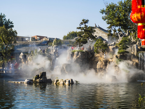 假山流水霧景