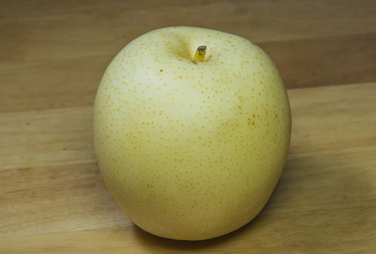 一個(gè)皇冠梨