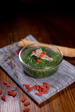 枸杞葉瘦肉湯