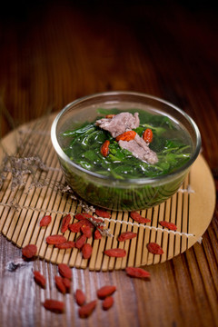 枸杞葉瘦肉湯