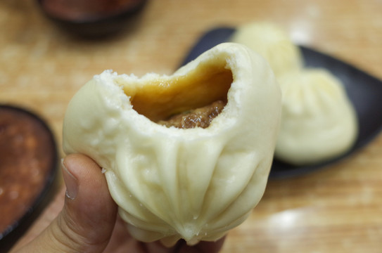 大肉包子