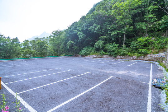 老界嶺的停車場(chǎng)