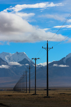 高原的輸電線路
