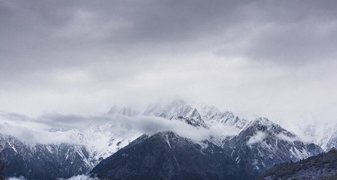 卓瑪日雪山