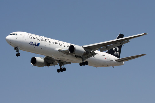 全日空 星空聯(lián)盟 飛機(jī)降落