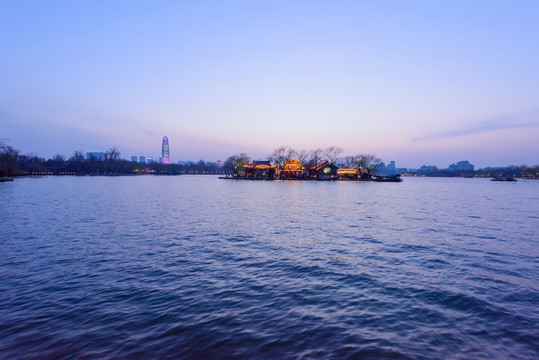 濟(jì)南大明湖夕陽 （1）