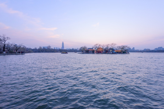 濟(jì)南大明湖夕陽 （9）
