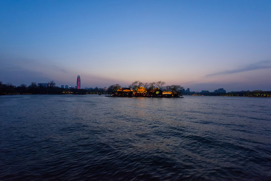 濟(jì)南大明湖夜景 （2）