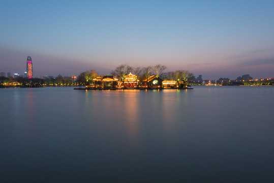 濟(jì)南大明湖夜景 （4）