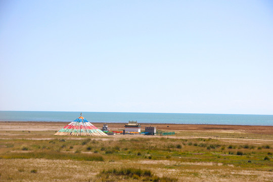 青海湖畔