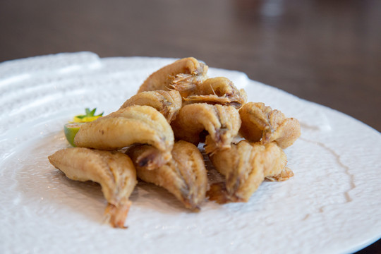 炸小魚