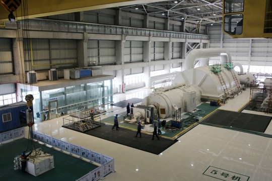 發(fā)電廠汽輪機(jī)房?jī)?nèi)景