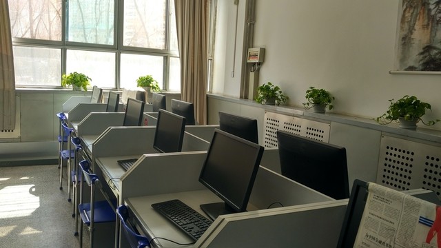 電腦機(jī)房