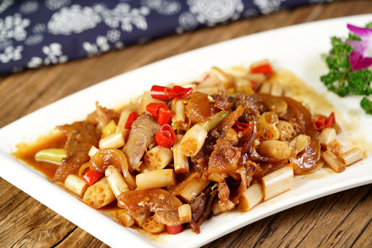 帶皮牛肉炒藕帶