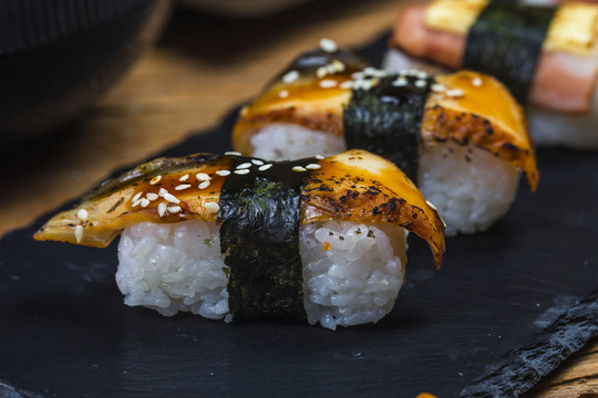 鰻魚壽司