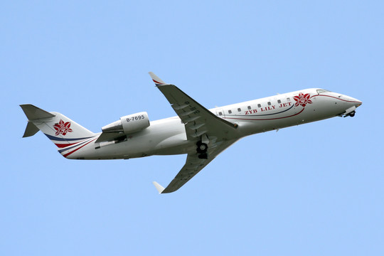 公務(wù)飛機(jī)起飛 中一航空