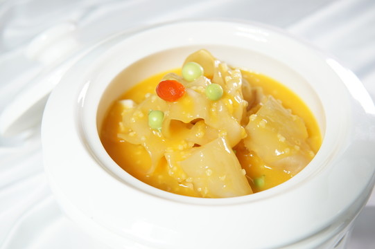 金湯小米燴花膠