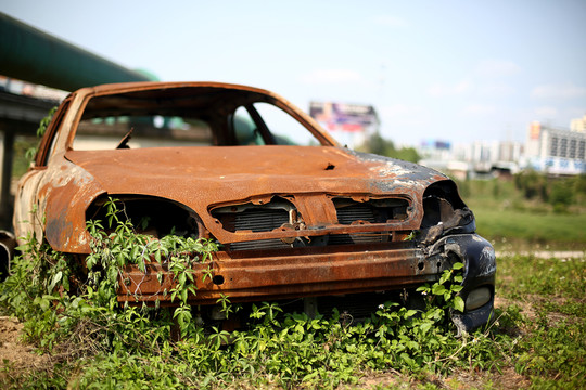 破舊腐蝕車輛