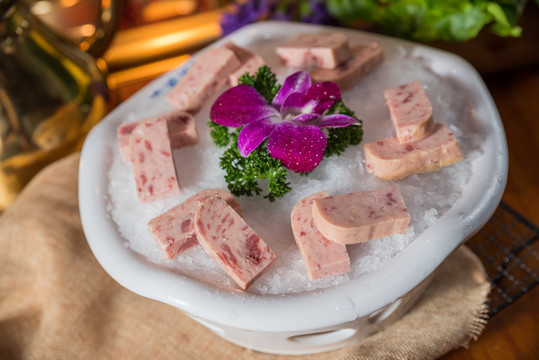冰鎮(zhèn)午餐肉