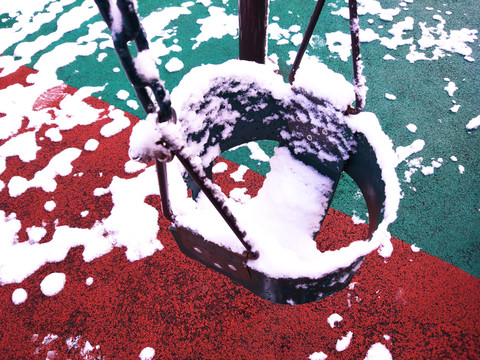 雪中兒童樂園