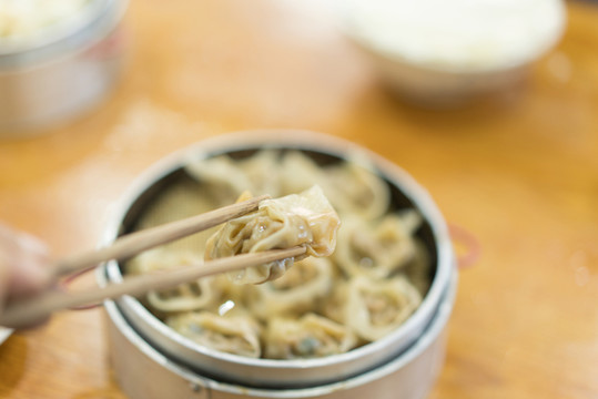 蒸餃