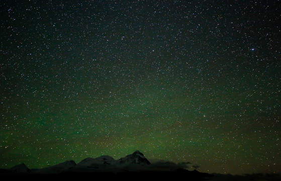 星空和雪山