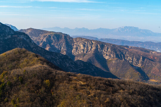 群山連綿