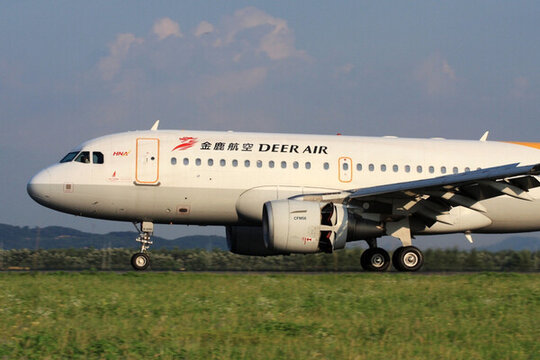 飛機降落 金鹿航空