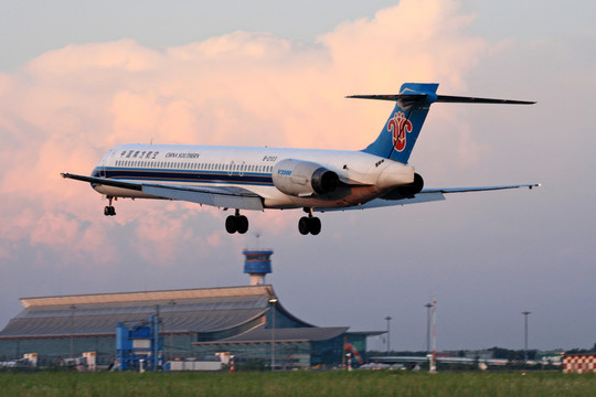 民航 飛機(jī) 降落 中國南方航空