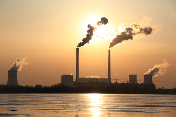 電廠 煙筒 冷卻塔 能源基地