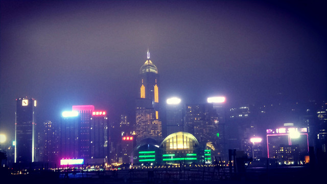 香港維多利亞港的美麗夜景