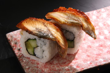 青瓜鰻魚卷