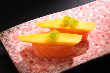 香芒三文魚軍艦