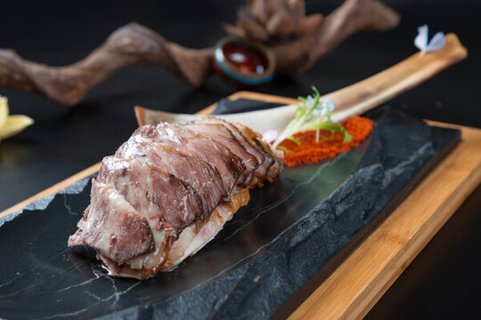 藏香牛肋骨