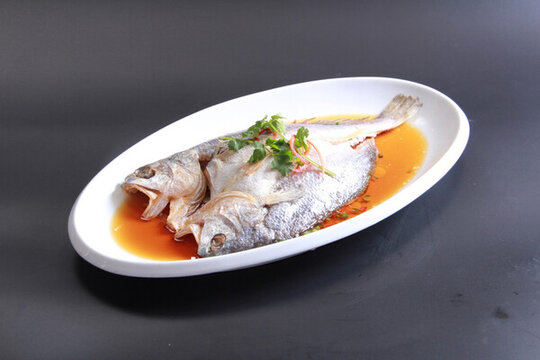 漁家蒸黃魚