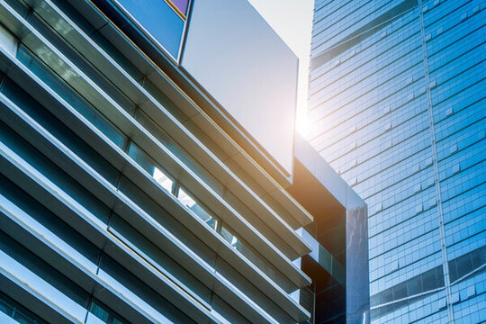仰拍深圳CBD摩天大樓建筑玻璃