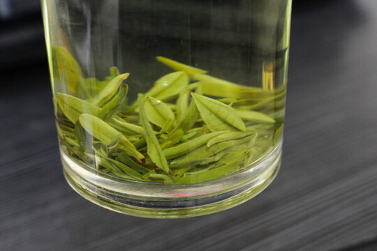 安吉白茶綠茶茶湯