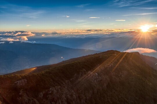大理賓川雞足山日出