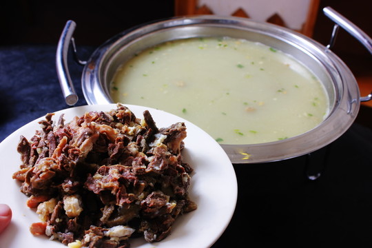 熟牛肉 牛雜鍋?zhàn)? style=