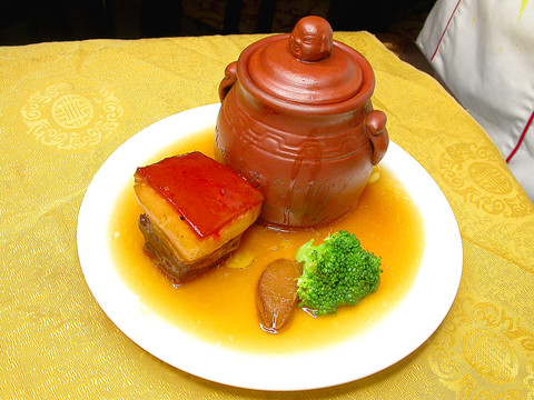 鮑仔鹵肉