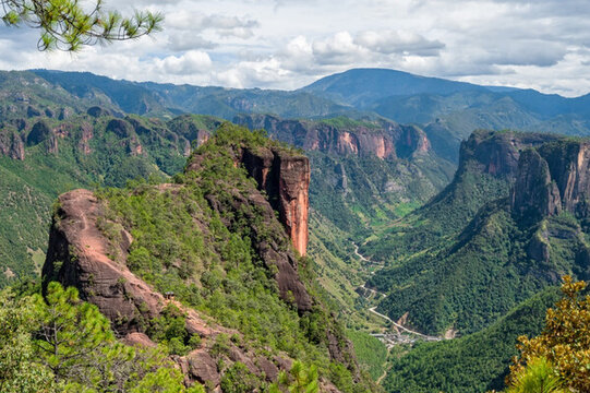 云南麗江玉龍千龜山