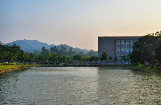 北京師范大學(xué)珠海校區(qū)樂育湖