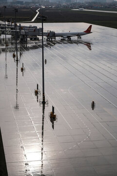 雨后的機(jī)場(chǎng)