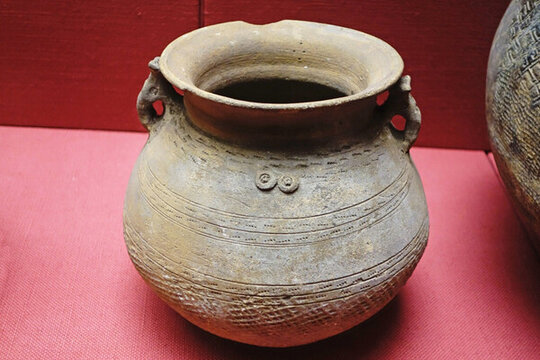 雙獸耳陶釜 戰(zhàn)國(guó)